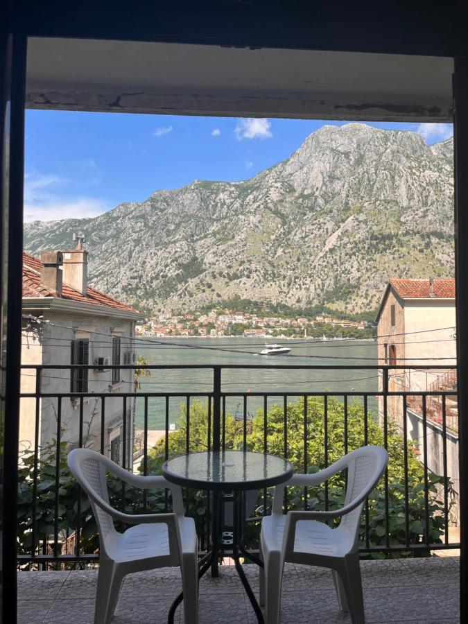 Apartment With Sea View Kotor Buitenkant foto