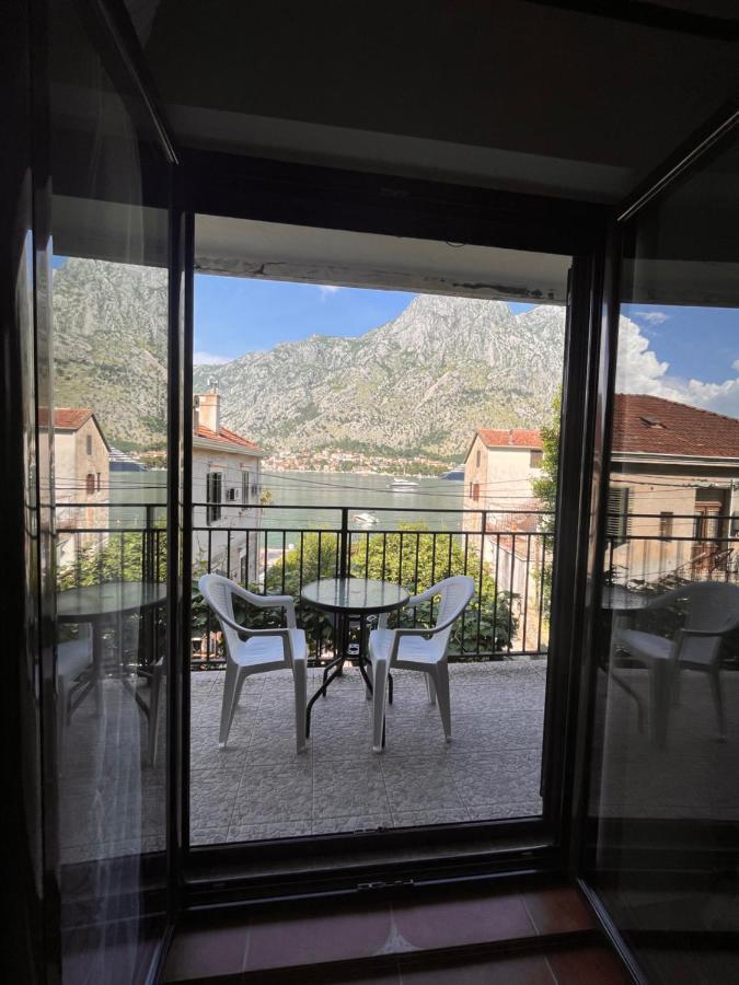 Apartment With Sea View Kotor Buitenkant foto